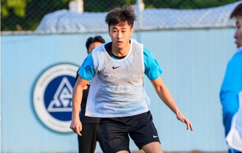 mk体育-流年不利！中国男足26岁天才再次倒下，2年2次重伤，膝盖千疮百孔