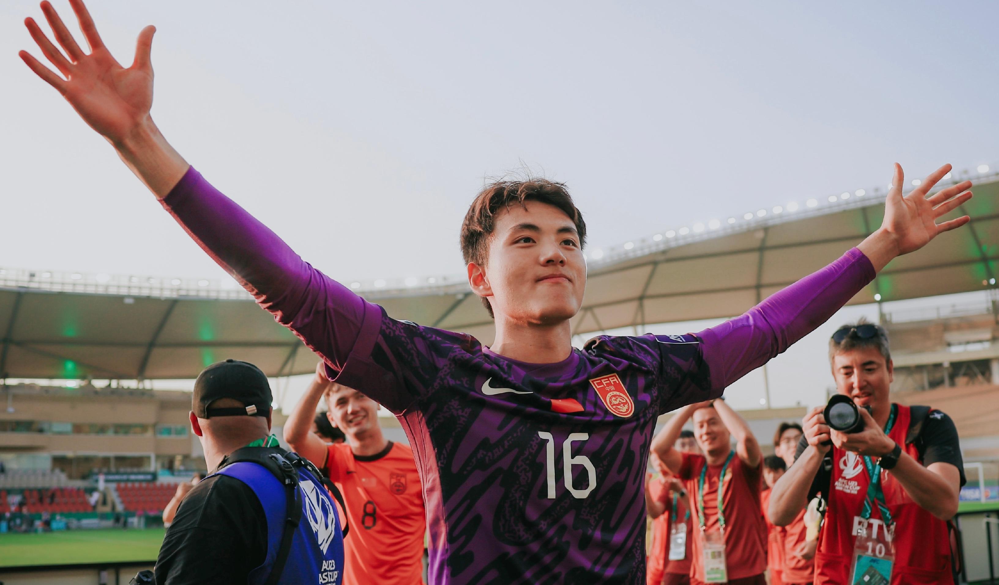 mk体育-李昊引中超豪门哄抢！3支球队欲出手，身价2000万，切尔西在关注