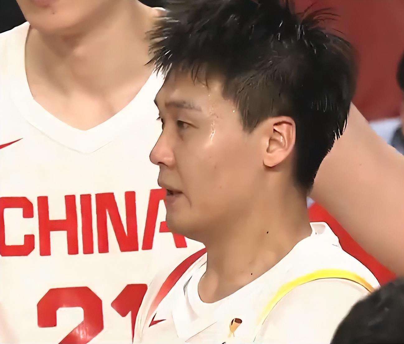 mk体育官网-中国男篮逆转后收获三喜讯！豪取两连胜晋级稳了，郭士强逃过一劫